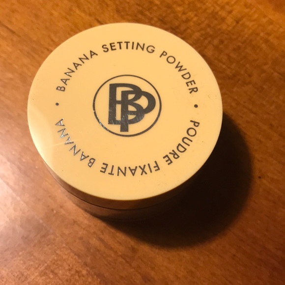 BellaPierre Cosmetics Other - 💗Bellapierre Cosmetics banana setting powder💗